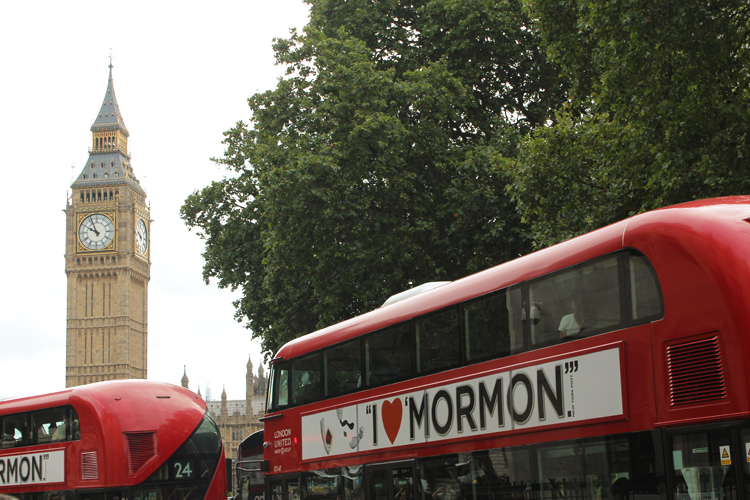 Ônibus característicos e o Big Ben compõem a vista da capital britânica (Foto: Alexandre Policarpo)