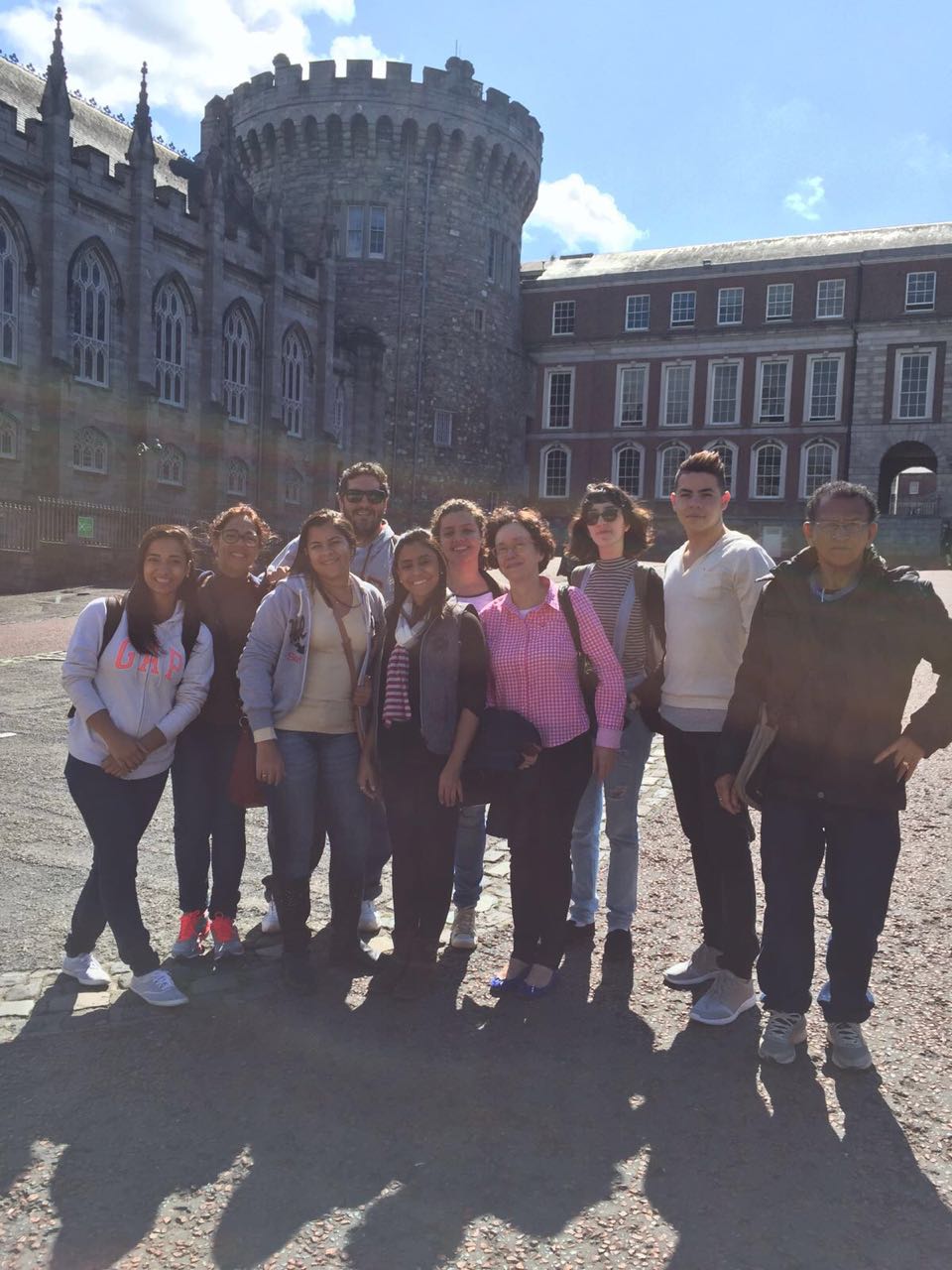 Ainda no primeiro dia, os alunos da UPTIME conheceram o famoso castelo de Dublin
