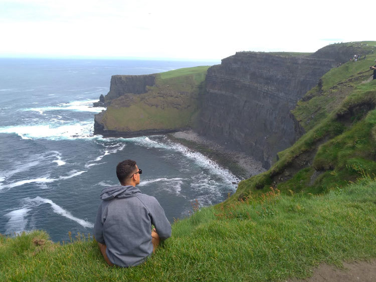 Daniel na Irlanda, em Cliffs of Moher