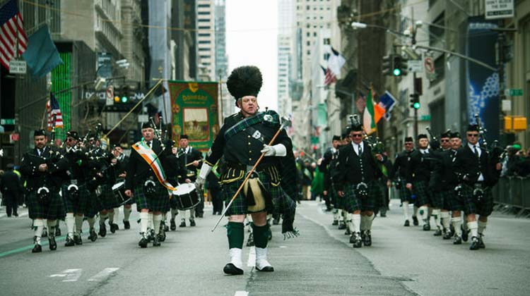 Famosa parada do St. Patrick's Day em Nova Iorque (EUA)